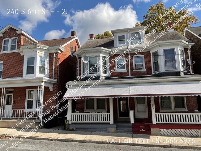 Building Photo - 240 S 6th St Unit 2.