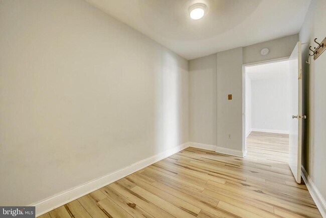 Photo - 1121 Arlington Blvd Unidad 325