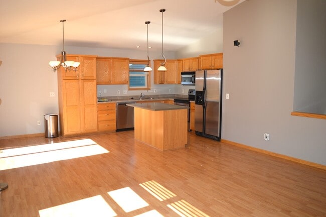 Photo - 715 Ariel Ln