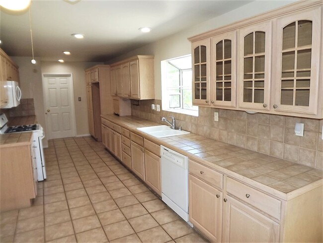 Photo - Spacious and Well Maintained 3 Bedroom 2 Bath single Family Home in The City of Orange