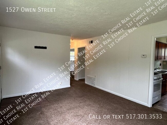 Photo - 1527 Owen St