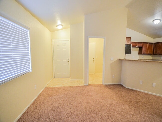 Photo - 3825 Gulliver St