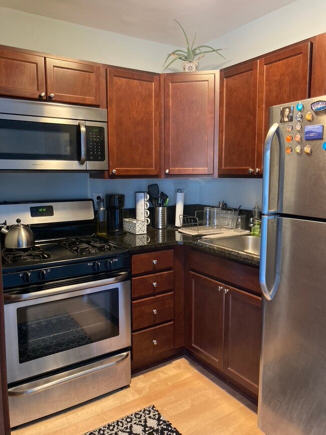 Photo - 1210 N Taft St Unit 409