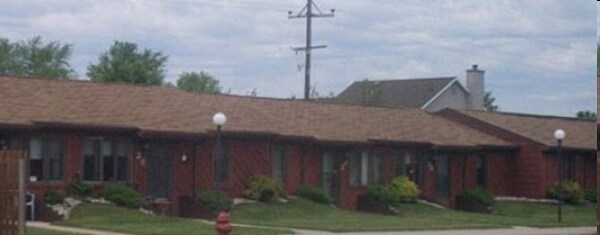 Photo - Willow Creek I & II Apartments