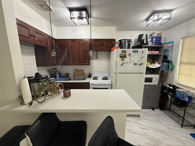 Photo - 421 NE 11th St Unidad 1