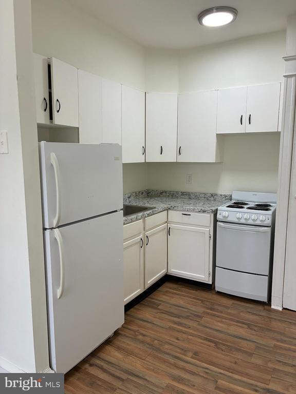 Photo - 260 N Wycombe Ave Unit 201