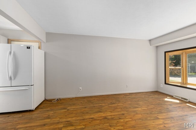 Photo - 301 Stadium Dr