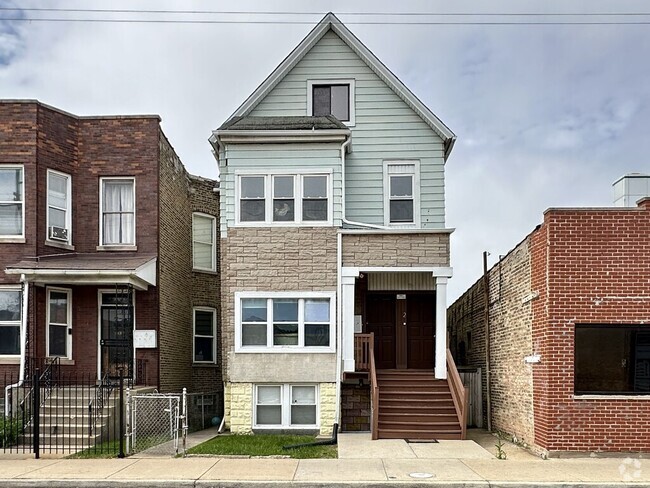 Building Photo - 3532 N Elston Ave Unit J00P Rental