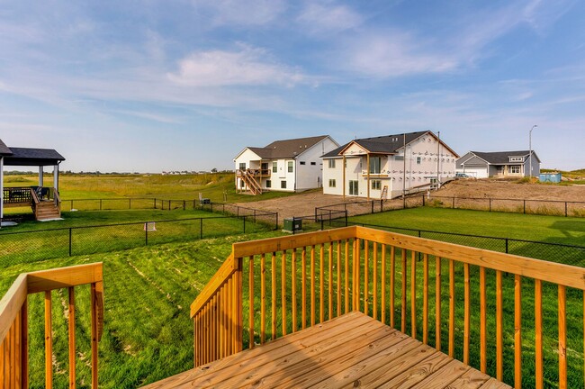 Photo - Prime Living: A Spacious Haven with Fenced Backyard in Ankeny