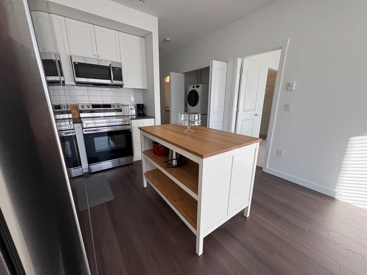 Photo - 8509-8158 158 St Unit 506