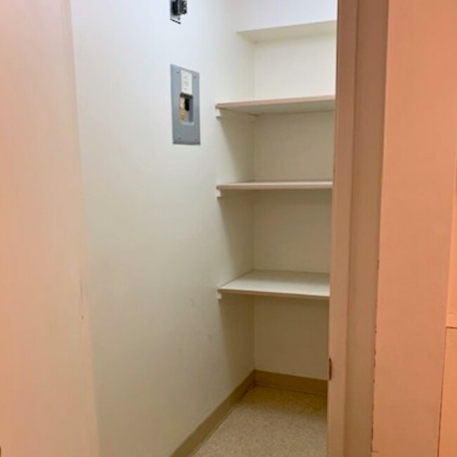 Photo - 10601-10100 100 St Unit 127