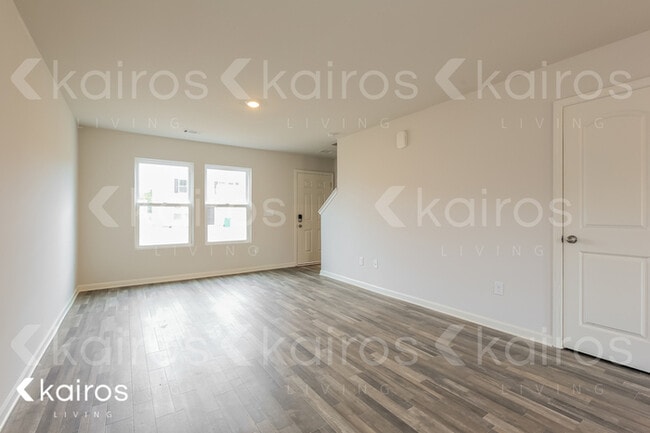 Photo - 841 VISTAMOUNT PATH