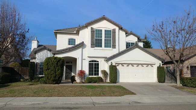 Building Photo - Nice 2 story home with lots of space, close to Fugman Elementary, Copper River and Woodward Park.