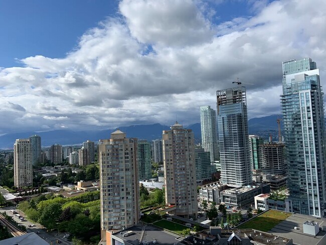 Building Photo - 6461 Telford Ave