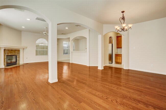 Photo - 7630 N Linpar Ct