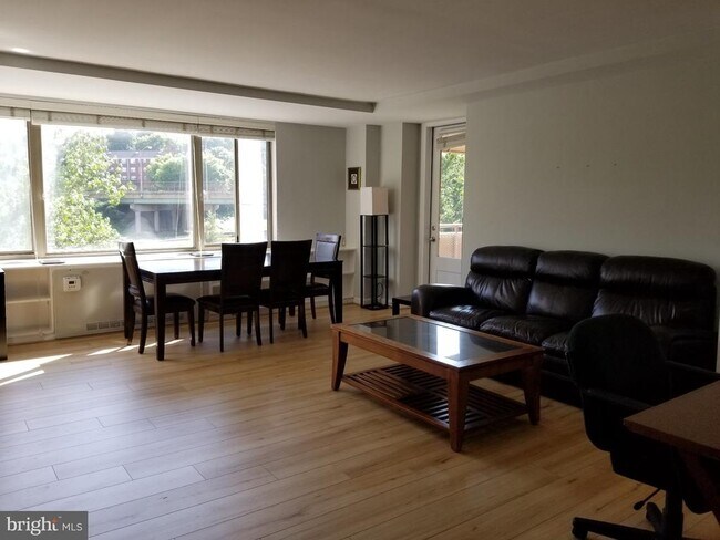 Photo - 1111 Arlington Blvd Unit 307