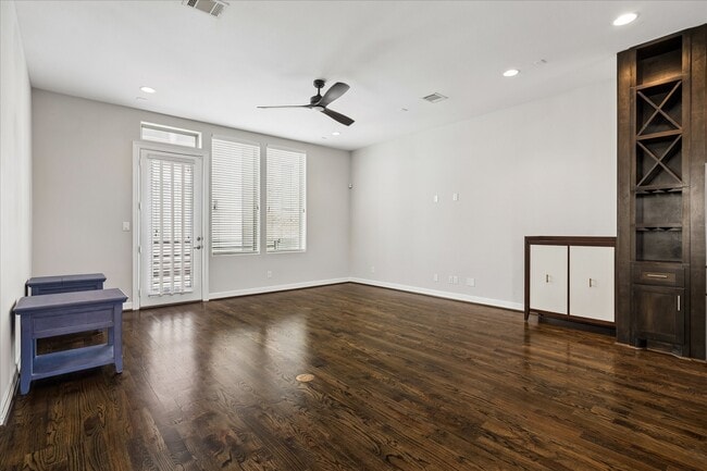 Photo - 1613 Crockett St