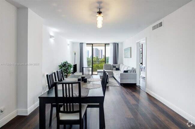 Building Photo - 3401 N Country Club Dr Unit 614 Rental