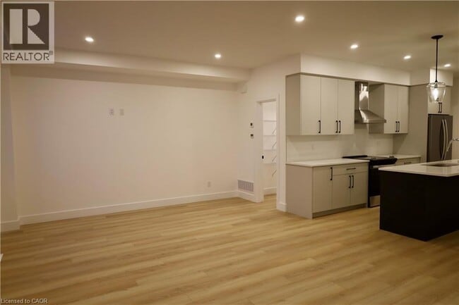 Photo - 4255 Lismer Ln