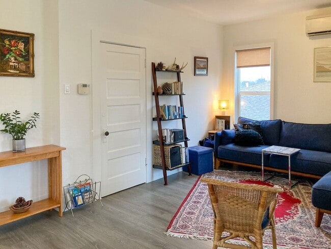 Photo - 5Bd/2Ba Seattle Home