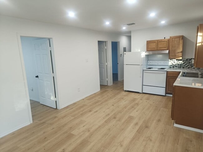 Photo - 509 S San Felipe Ave