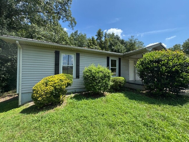 Photo - 1401 Charles Rd