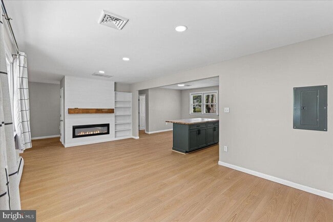 Photo - 1 Spruce Ln