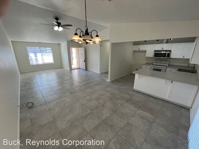 Photo - 3 br, 2 bath House - 1621 Ash Ave.