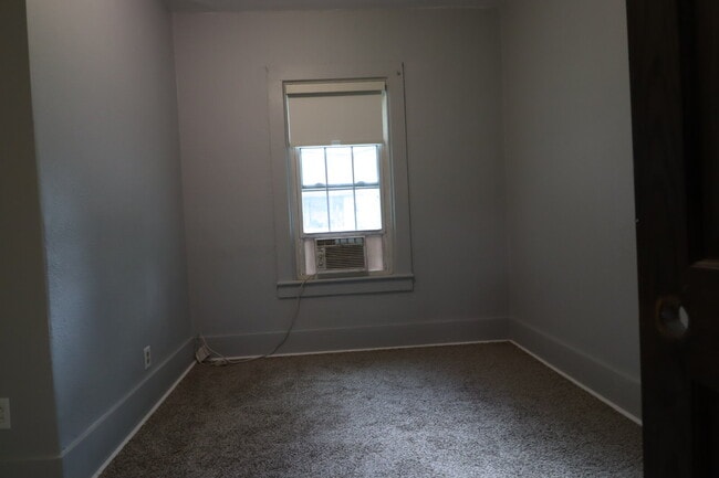 Photo - One Bedroom LOWER Duplex