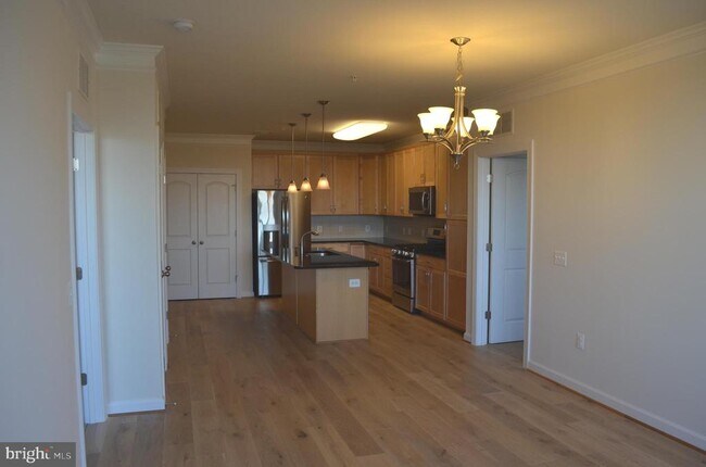 Photo - 13724 Neil Armstrong Ave Unidad 307