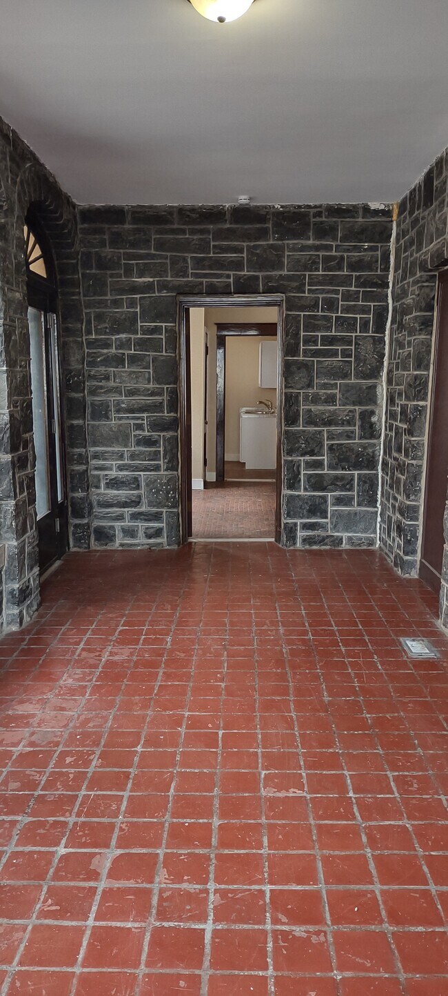 Photo - 326 N Front St Unit 1