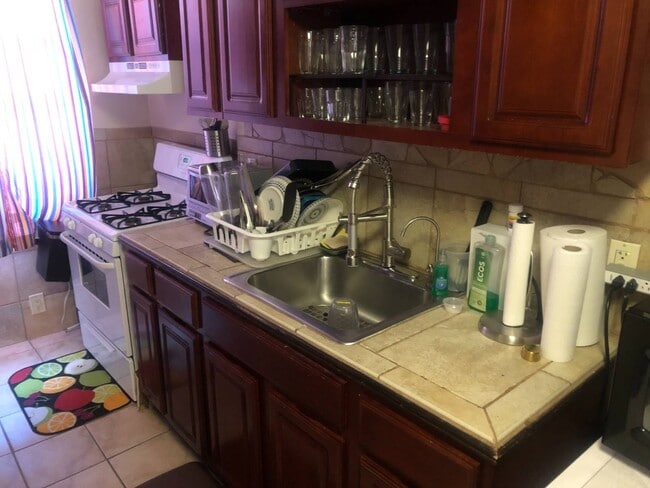 Building Photo - 124 Parrott Pl