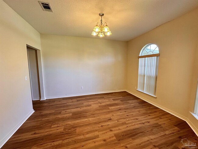 1432 Roebling Tr