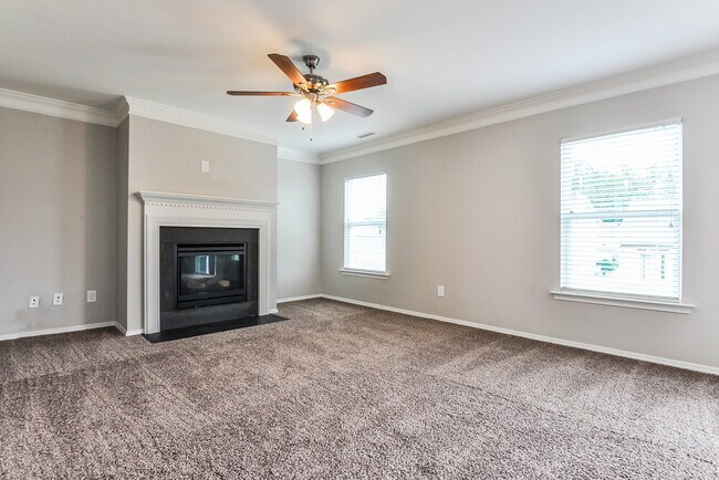 Photo - 440 Kerriann Ln
