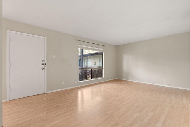 Photo - 1601 Pennsylvania St NE Unit R-16