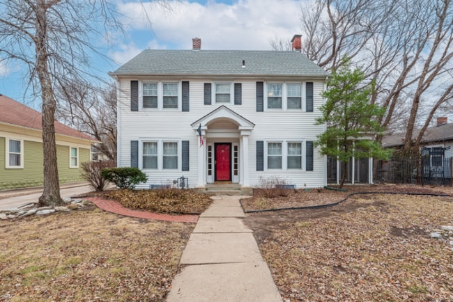 Building Photo - 425 N Bluff St