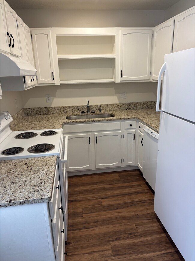 kitchen - 75 Lane 265 Lake James Unit #8