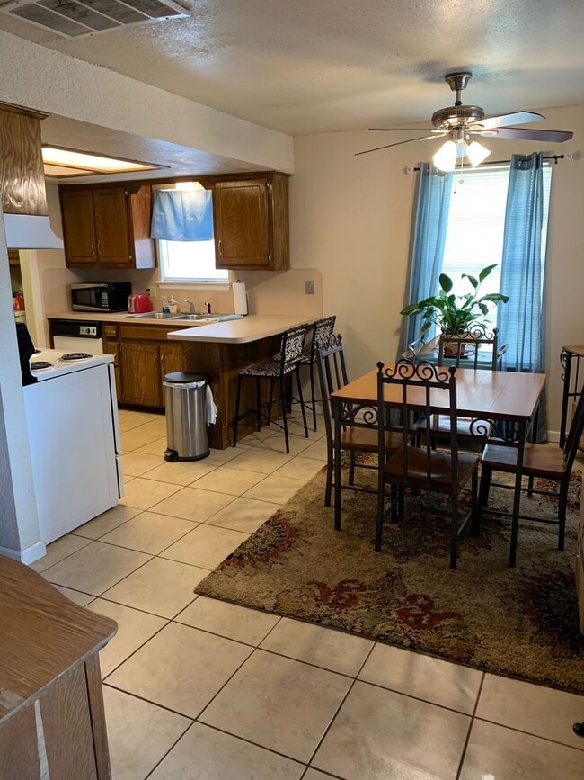 Photo - Duplex with massive bedrooms and living area!