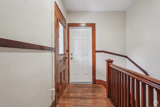 Building Photo - 154 Easton Ave Unit 3 Rental