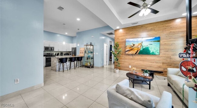 Photo - 320 Homer Ave S