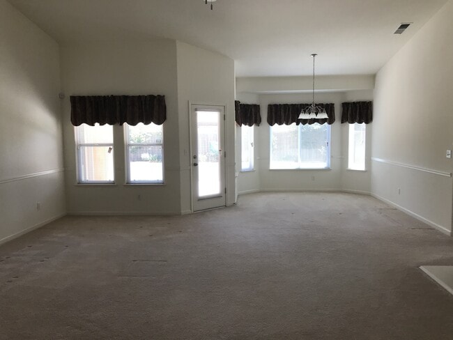 Photo - Beautiful & Spacious home!