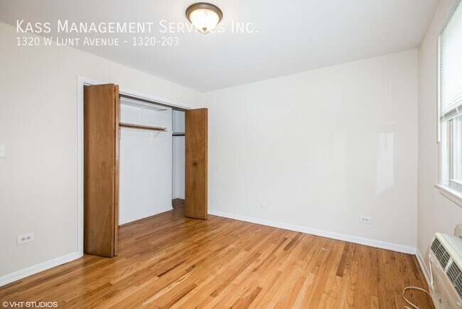 Photo - 1320 W Lunt Ave Unit 1320-203