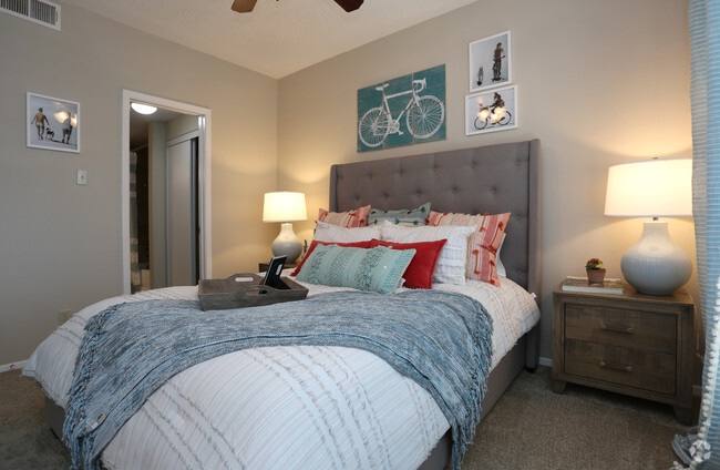 1HAB, 1BA/697SF/A9