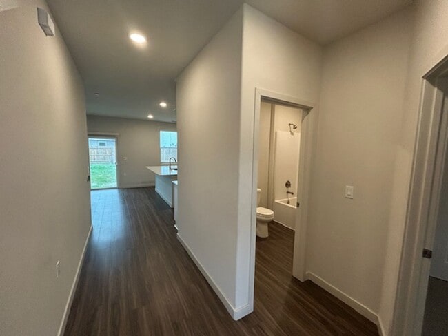 Photo - Newer 5 Bedroom 3 Bathroom in Tulare!