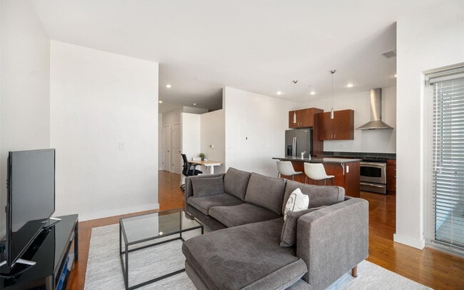 Photo - 2958 Syracuse St Unidad 306