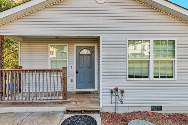 Photo - 219 W Watt St