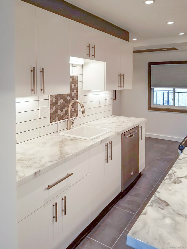 Photo - 60 Connecticut Ave Unidad 3