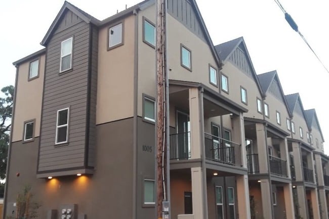 APARTAMENTOS DE LA CALLE 6 - 1005 W 6th St Unidad 1