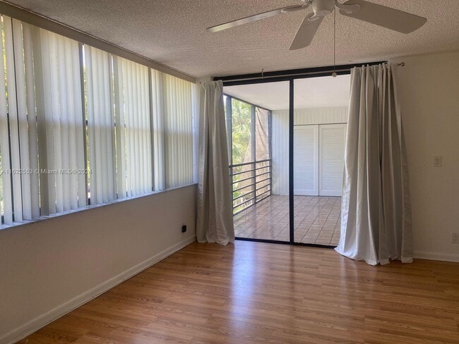 Photo - 20200 W Country Club Dr