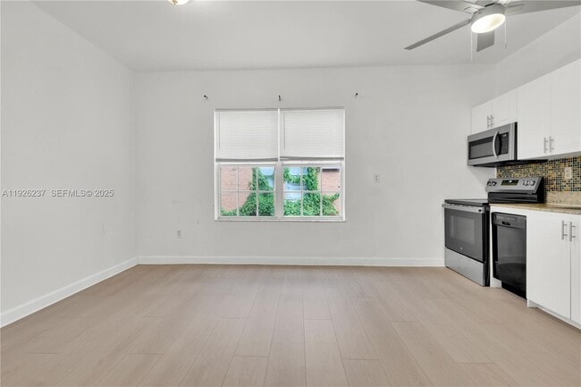 Photo - 963 SW 6th St Unit 2